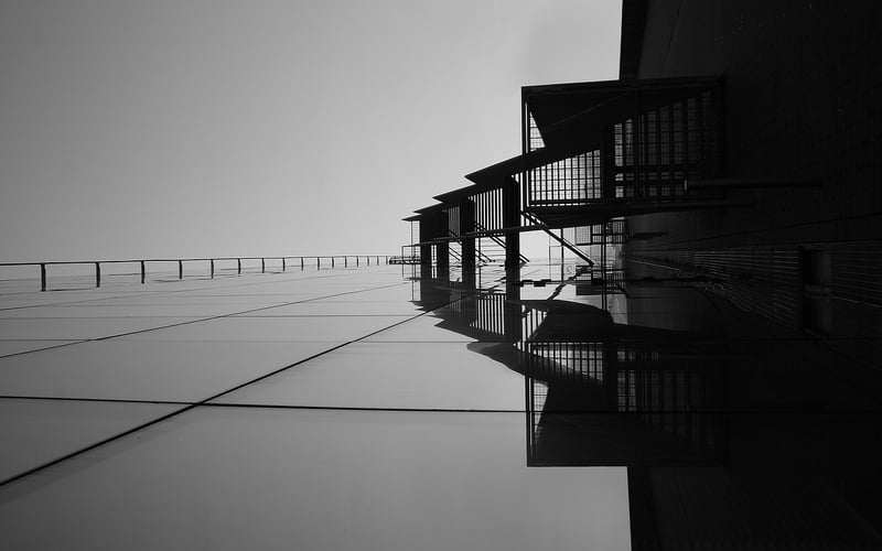 Contrasting elements